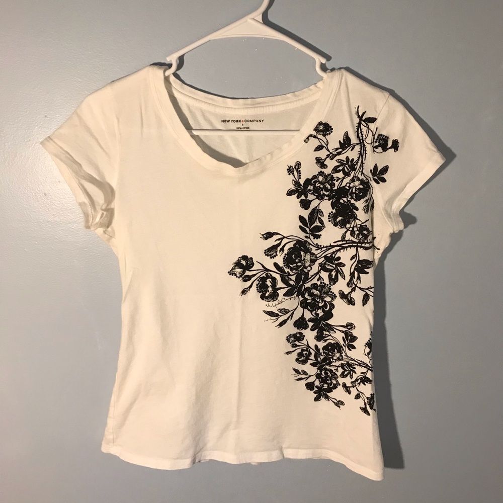 New York and Company T-shirt